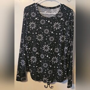 New Directions Black and White Graphic Blouse